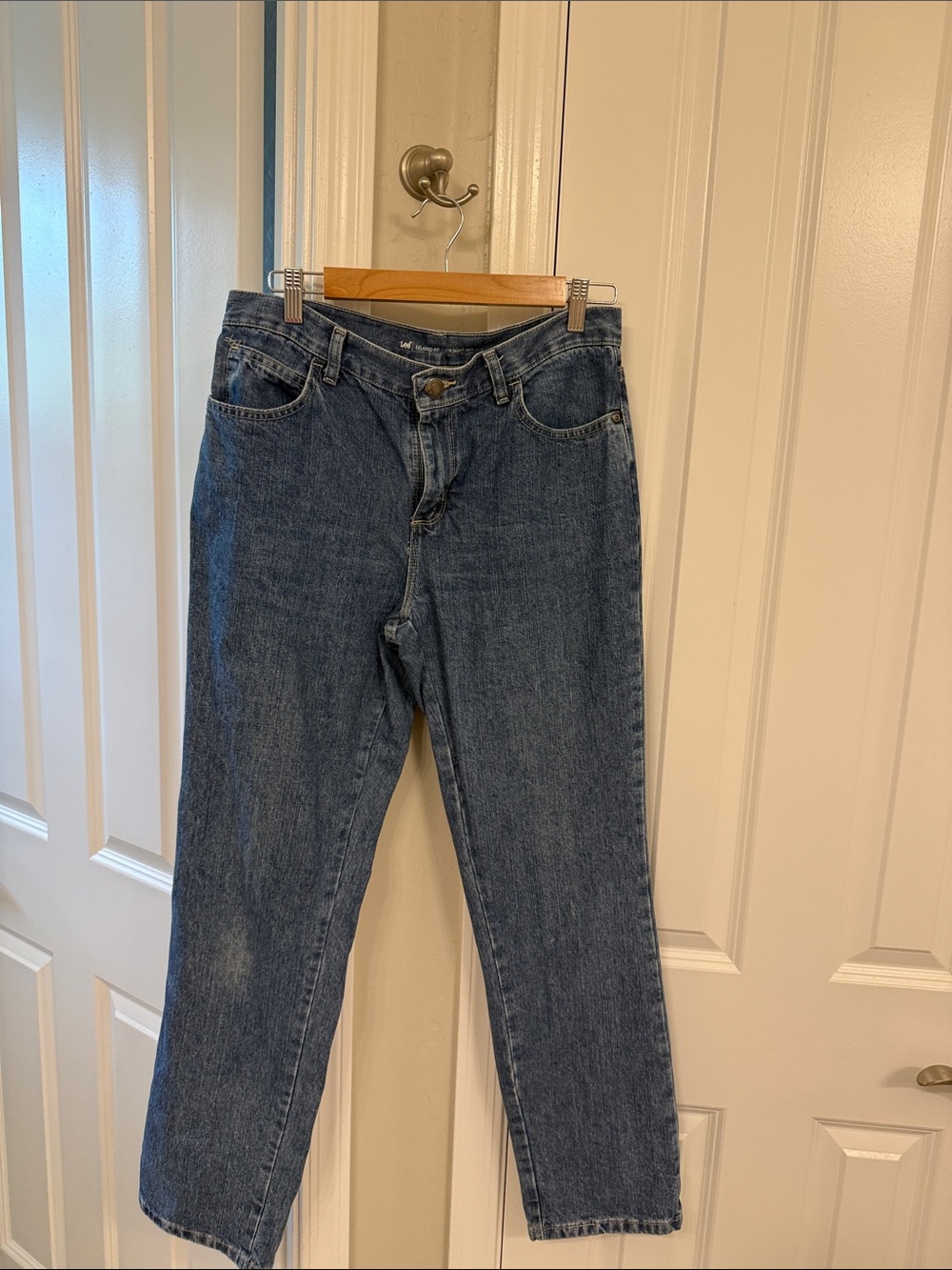 Lee Straight-Leg Women's Jeans in Medium Blue